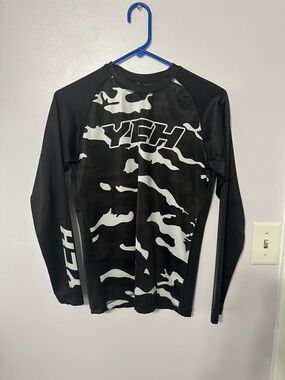 Men’s Black & White Camo Long Sleeve Rashguard